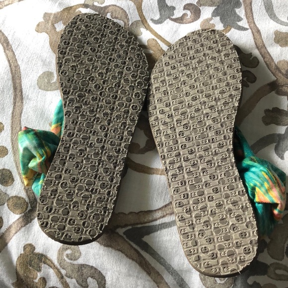 Sanuk Sandals - Picture 2 of 5